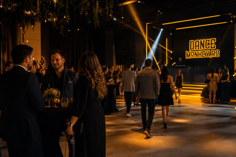 Invitați la un eveniment corporate trec treptat de la conversații de networking spre ringul de dans.